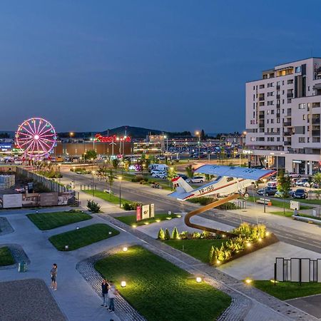 Promenada Studios Braşov Exteriör bild