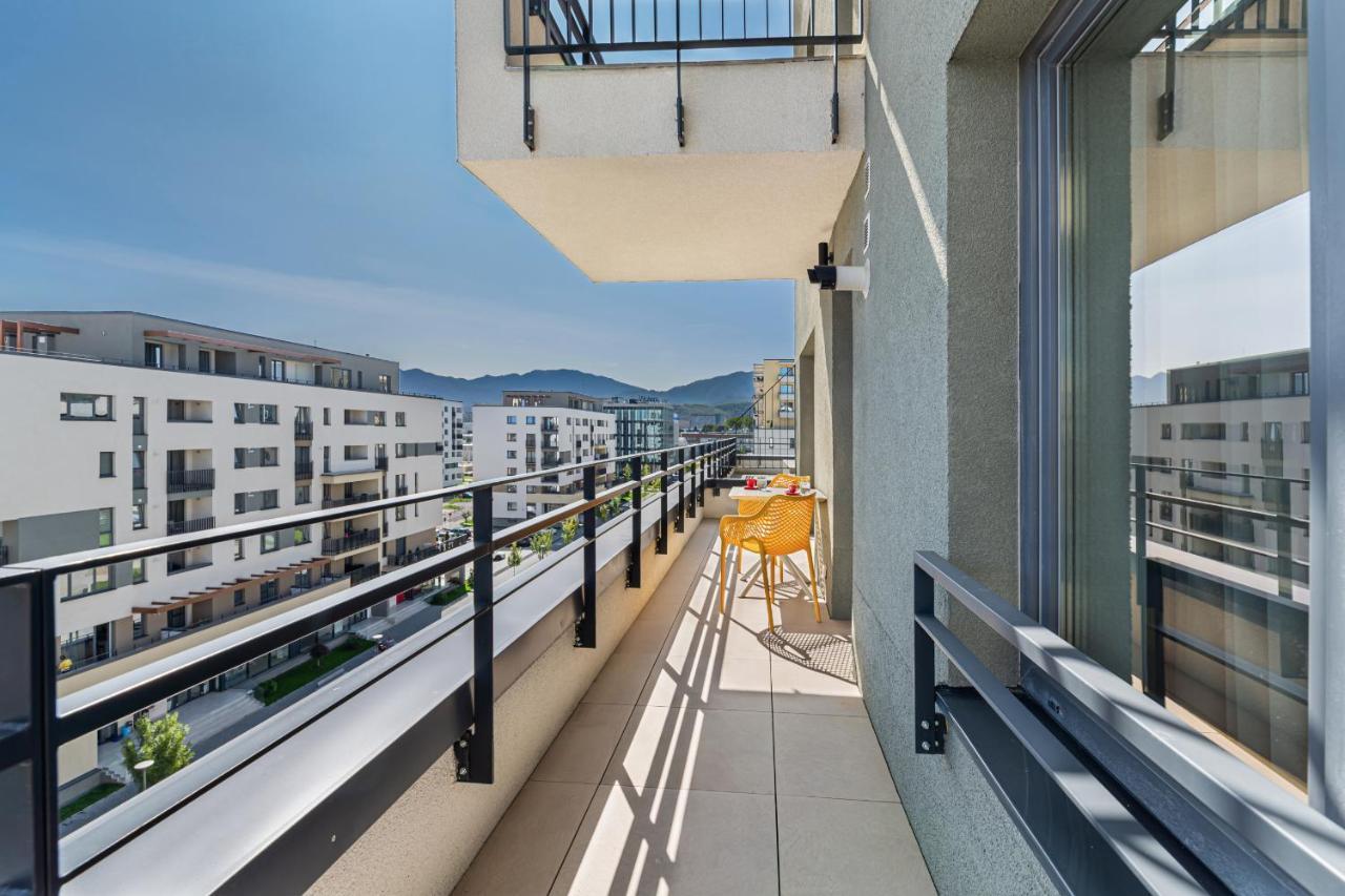 Promenada Studios Braşov Exteriör bild