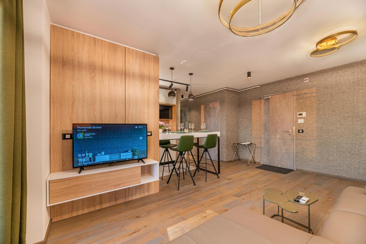 Promenada Studios Braşov Exteriör bild