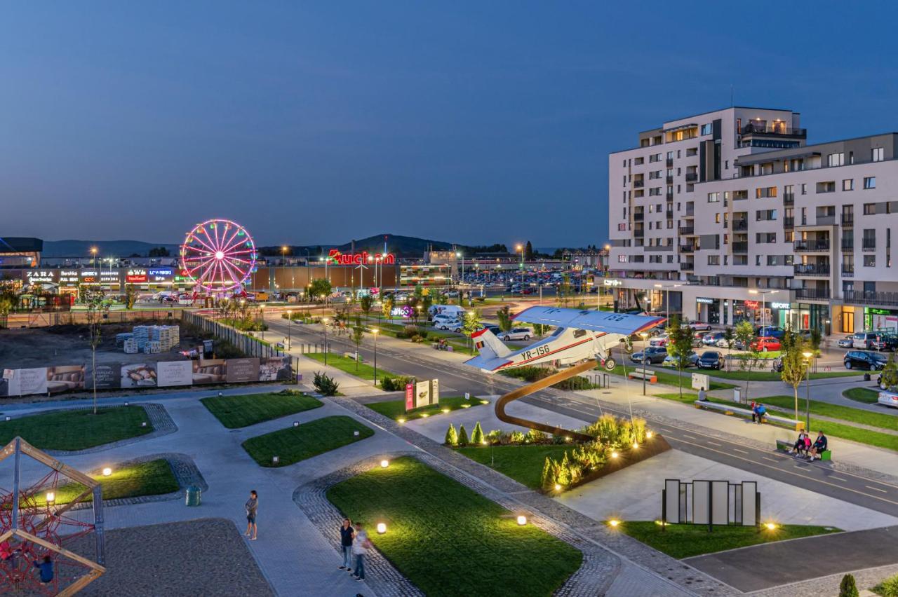 Promenada Studios Braşov Exteriör bild
